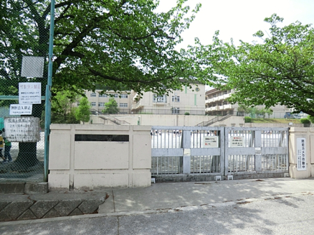 周辺環境 小学校 600m 町田市立三輪小学校