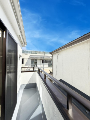 �o���R�j�[ ������ �G�߂̈ڂ낢����������J���I�ȋ�Ԃł�