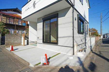  外観■毎日の駐車が快適に