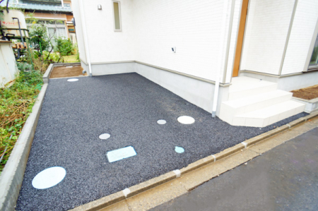  外観■自宅にカースペースがあると助かります