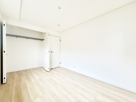 その他内観 内装■落ち着いた色合いのお部屋で穏やかな時間を楽しめます