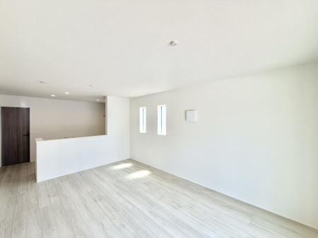 ���r���O ���������S�n�̂����A���z�̃��r���O