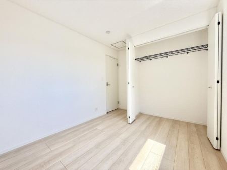 その他内観 内装■落ち着いた色合いのお部屋で穏やかな時間を楽しめます