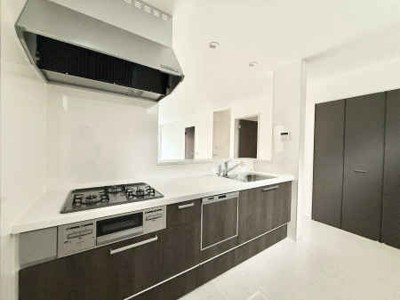 �L�b�`�� �������V���v���Ŕ������S�n�悢���Ԃ𐶂ރL�b�`�����