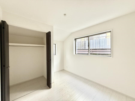 �q������ �������v���C�x�[�g��ԂƂ��ĐÂ��ŗ�������������񋟂��Ă���܂�