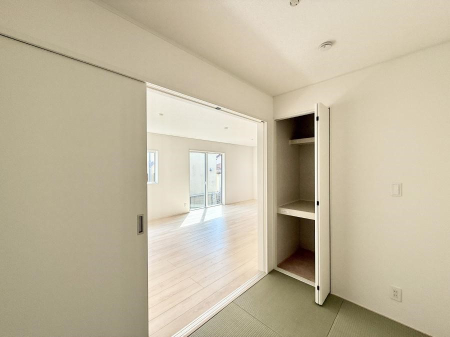 その他内観 内装■落ち着いた色合いのお部屋で穏やかな時間を楽しめます
