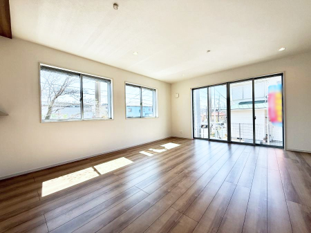 ���r���O �������傫�ȑ�����������薾�邢��Ԃł��������������܂�  