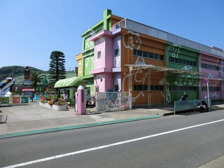 周辺環境 幼稚園・保育園 1520m 久里浜幼稚園