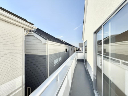 �o���R�j�[ ������ �G�߂̈ڂ낢����������J���I�ȋ�Ԃł�