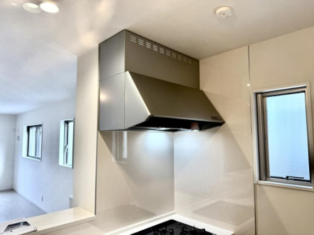 ���̑����� �ݔ����������̏��C����������C��ɗU������A�����I�ɔr�����ł��܂��B