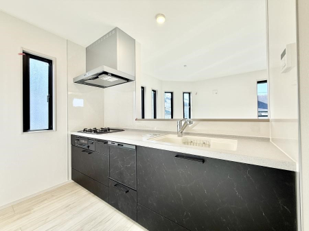 �L�b�`�� ���������y���݂ƐH�ׂ�K����͂���L�b�`��