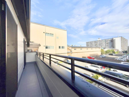 �o���R�j�[ ������ �G�߂̈ڂ낢����������J���I�ȋ�Ԃł�