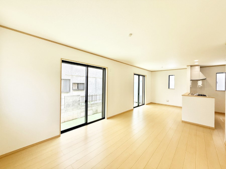 ���r���O ���������S�n�̂����A���z�̃��r���O