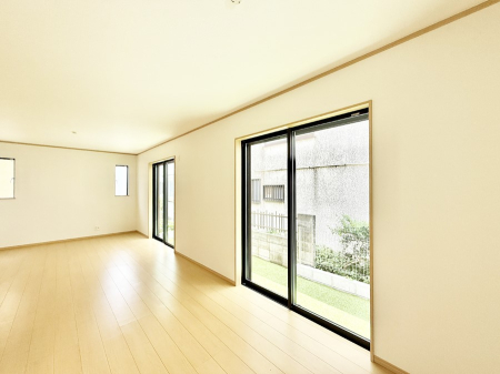 ���r���O ���������R�Ɖ�b�����܂��A�S�n�悢�ЂƂƂ�