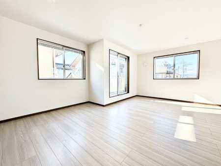 rO 났ƏΊ炪W܂AS܂郊rO