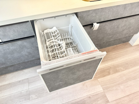 ���̑����� �ݔ�����ԂȂ����I�H����s�J�s�J�Ɏd�グ�Ă���܂�