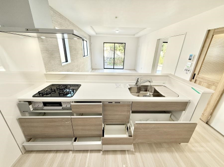 �L�b�`�� ���[�͖L�x�ȃV�X�e���L�b�`���ł��I