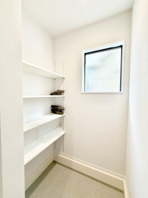 ���[ �������V���[�Y�C���N���[�[�b�g�t�Ȃ̂ŁA�O�Ŏg�������܂Ƃ߂Ď��[�A�������茺�ւ�  