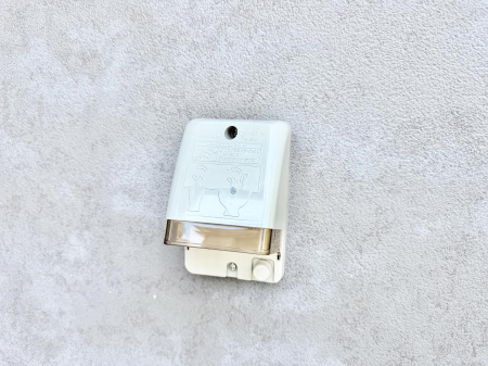 ���̑����� �ݔ������O�ɓd���R���Z���g������΁A�������@�ő���O�ǂ�|������ȂǕ֗��ł��B