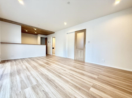 ���r���O ���������R�Ɖ�b�����܂��A�S�n�悢�ЂƂƂ�