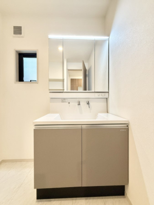 ʑEʏ Ƒ݂Ȃg₷zuł