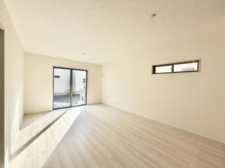 ���r���O ���������S�n�̂����A���z�̃��r���O