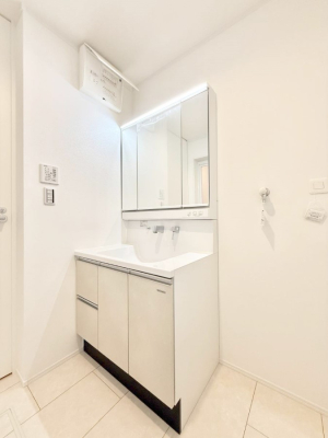 ʑEʏ 邢ʏ͖̎yłႢł