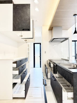 �L�b�`�� �������Ƒ����J��[�߂�A������̂���L�b�`��