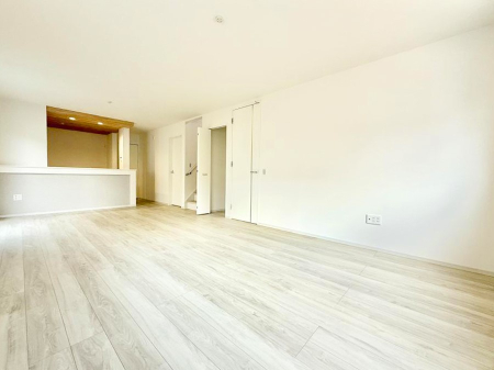 ���r���O ���������났�ƏΊ炪�W�܂�A�S���܂郊�r���O