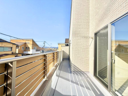 �o���R�j�[ ������ �G�߂̈ڂ낢����������J���I�ȋ�Ԃł�