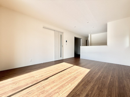 ���r���O ���������R�Ɖ�b�����܂��A�S�n�悢�ЂƂƂ�