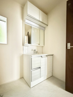 ʑEʏ 邢ʏ͖̎yłႢł