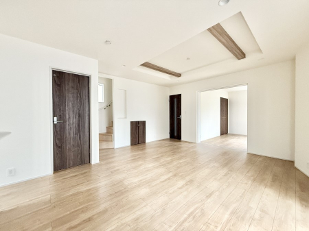 rO ƑRƏW܂AyԂ߂郊rO