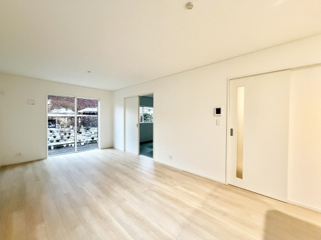 ���r���O �������Ƒ������R�ƏW�܂�A�y�������Ԃ��߂����郊�r���O