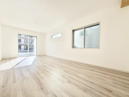 ���r���O ���������R�Ɖ�b�����܂��A�S�n�悢�ЂƂƂ�