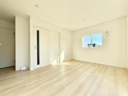 ���r���O ���������S�n�̂����A���z�̃��r���O