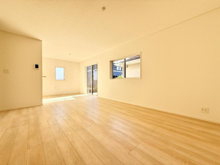 ���r���O ����