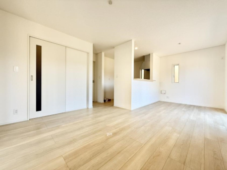 ���r���O ����