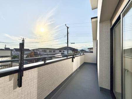 �o���R�j�[ ������ �G�߂̈ڂ낢����������J���I�ȋ�Ԃł�