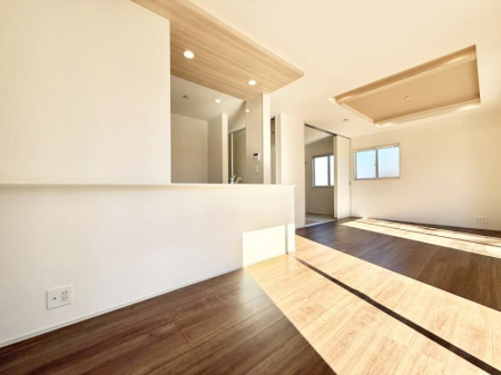 ���r���O ���������R�Ɖ�b�����܂��A�S�n�悢�ЂƂƂ�