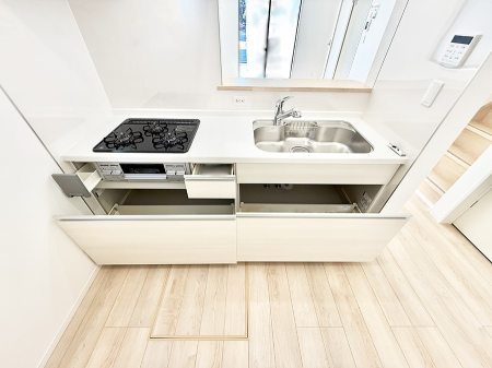 �L�b�`�� �������Ƒ����J��[�߂�A������̂���L�b�`��