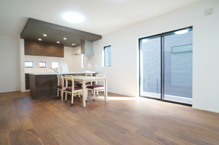 ���r���O �����������������F�����̂������ŉ��₩�Ȏ��Ԃ��y���߂܂�