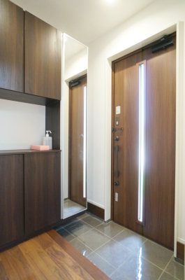 ���� ���������R�̌����������݁A���邢��Ԃ��L����܂�