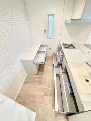 �L�b�`�� �������Ƒ����J��[�߂�A������̂���L�b�`��