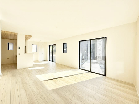 ���r���O ���������S�n�̂����A���z�̃��r���O