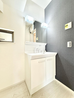 ʑEʏ 邢ʏ͖̎yłႢł