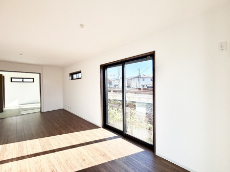 ���r���O ���������R�Ɖ�b�����܂��A�S�n�悢�ЂƂƂ�