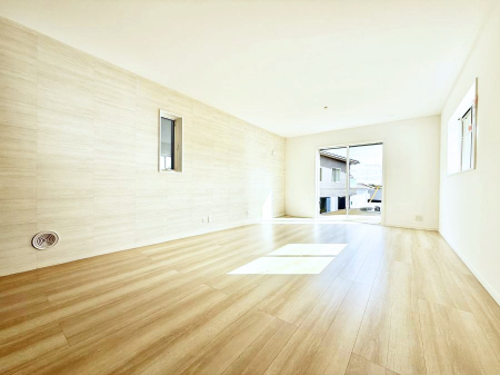 ���r���O ���������S�n�̂����A���z�̃��r���O