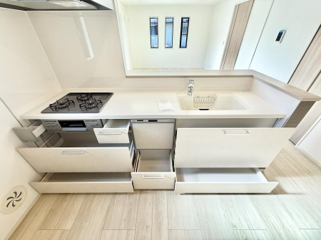 �L�b�`�� �������Ƒ����J��[�߂�A������̂���L�b�`��