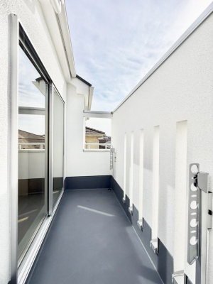 �o���R�j�[ ������ �G�߂̈ڂ낢����������J���I�ȋ�Ԃł�